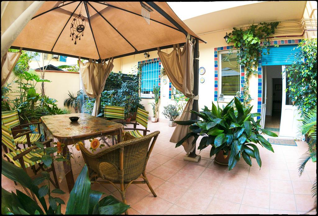 B&B Livingstone Cagliari Buitenkant foto